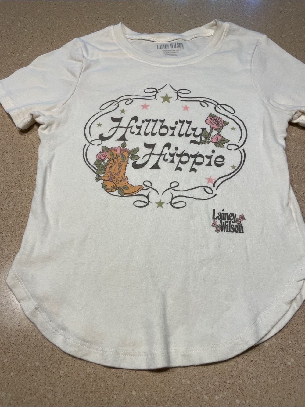 Lainey Wilson Hillbilly Hippie Graphic Tee - White